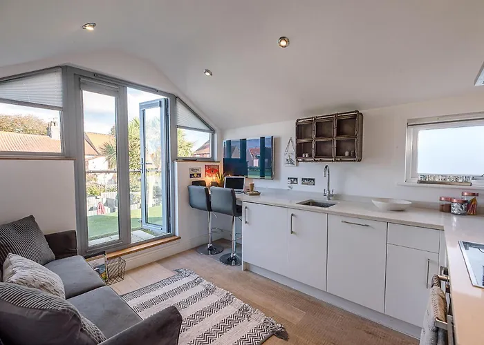 Papillon, Southwold - A Modern Flat With Balcony