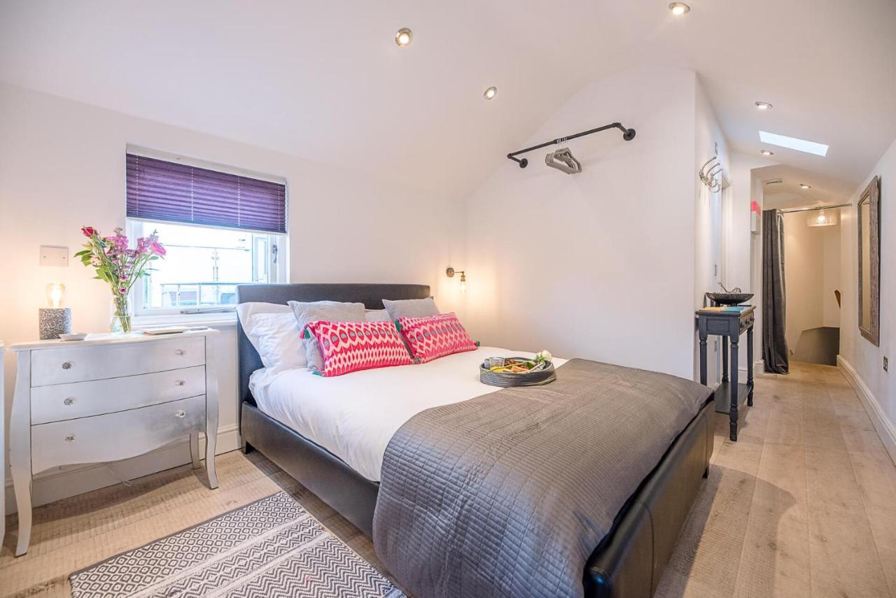 Papillon, - A Modern Flat With Balcony *