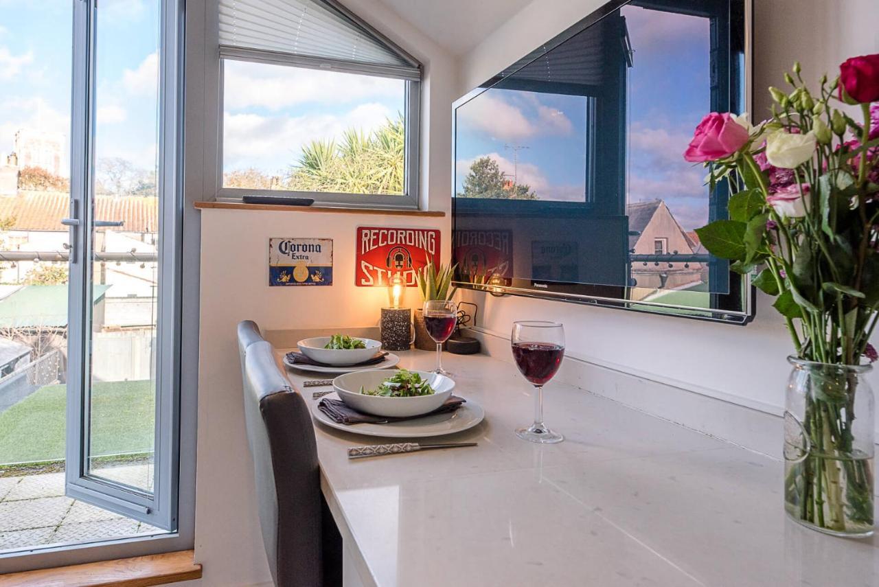 Papillon, - A Modern Flat With Balcony Апартаменты *